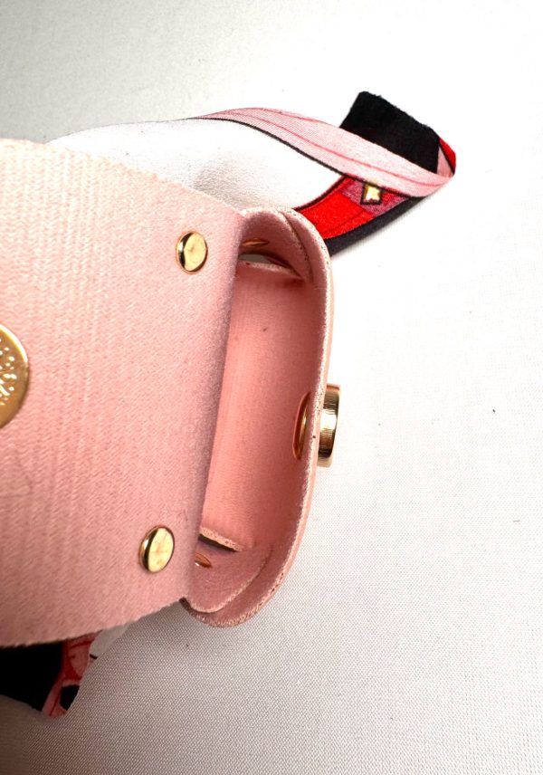 WhatsApp Image 2025-11-01 at 23.21.42 (1) PORTE ÉCOUTEUR ET PORTE-CLÉ.