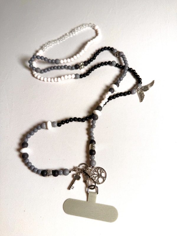 CHAÎNE PERLÉE DANS UN TON GRIS